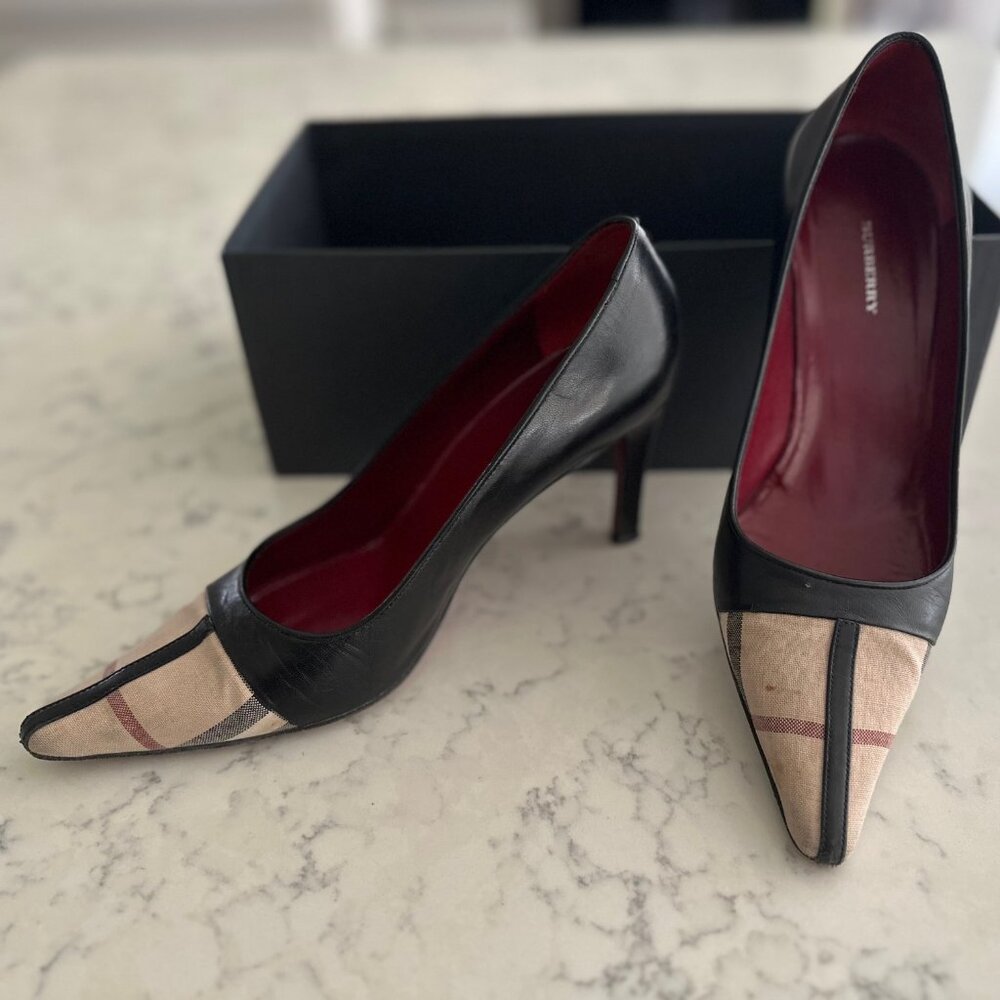 BURBERRY Heels with signature pattern, size 38